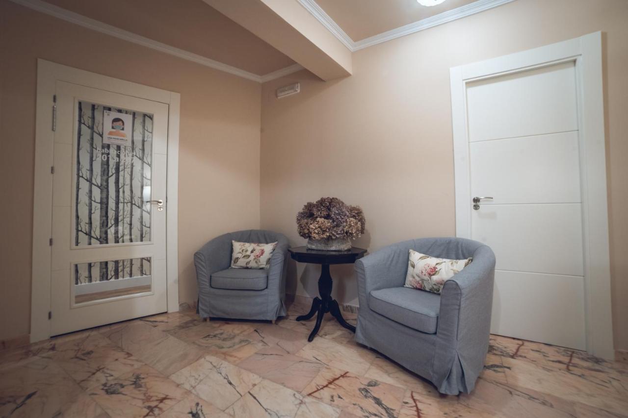 Hostal Los Castanuelos Candeleda Dış mekan fotoğraf